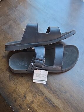 Kamik Size 10 Men's Black Dual-Strap Buckle Slide Leather Sandals NEW